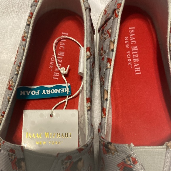 Corgi Christmas shoes, sz. 9 Isaac Mizrahi memory foam - Picture 3 of 4